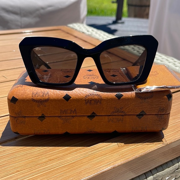 MCM sunglass